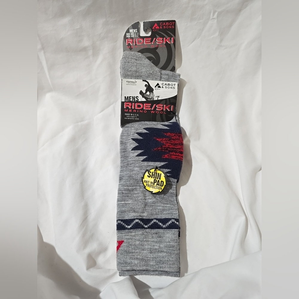 NWT Cabot and Sons Mens 65% Merino Wool Ride Ski Crew Hiking Socks Shin Pad OS